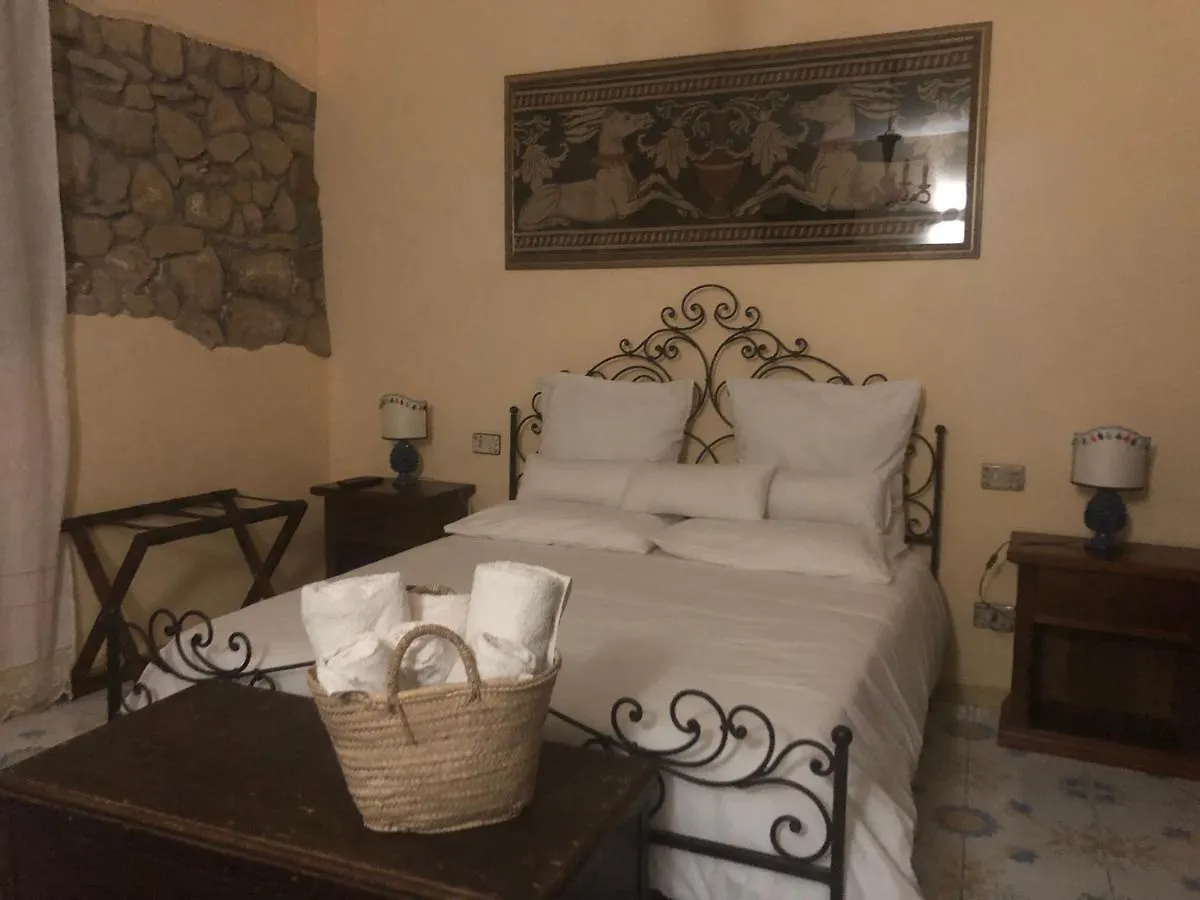 San Noto Antica Residenza Di Caccia Bed & Breakfast Ficarra 0*,  Italy